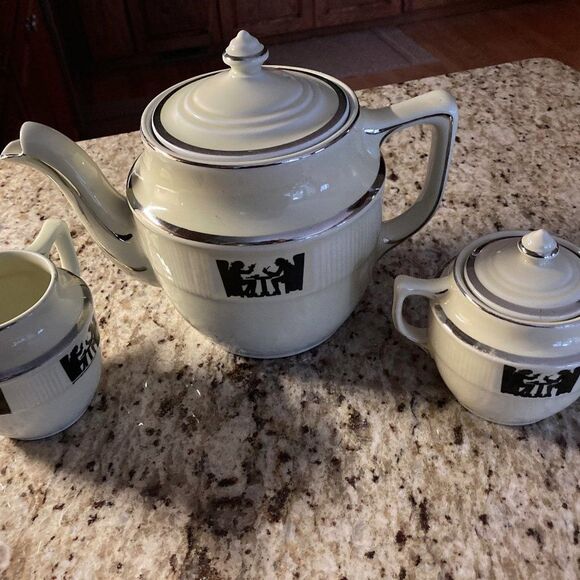 Hall's Vintage Silhouette Teapot with Creamer and Sugar including lids - Picture 10 of 14